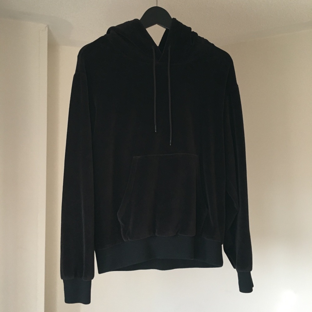 ARITZIA Black TNA Segura Velour/Velvet Hoodie